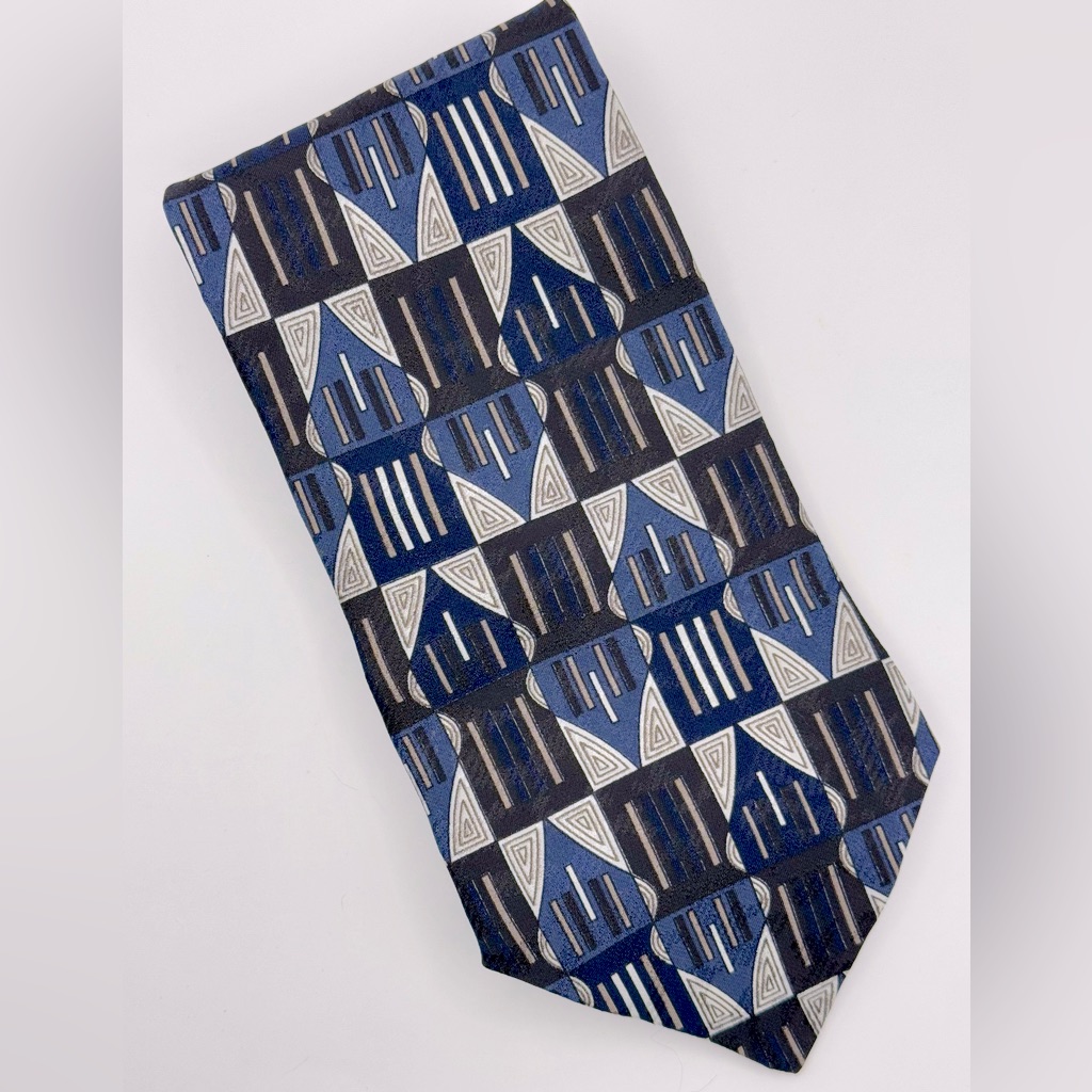 Stunning And Subtly Elegant George Machado Silk Tie